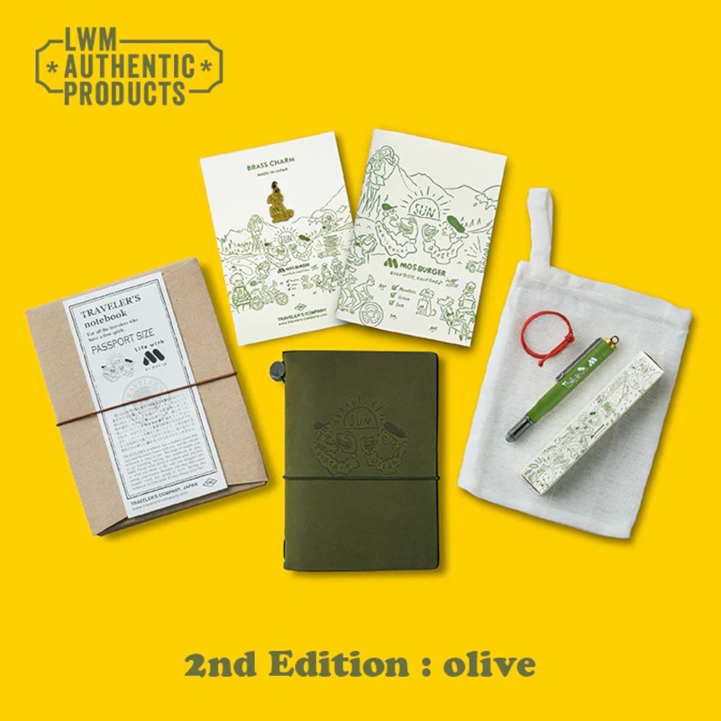 Traveler's Notebook Starter Kit Passport Size x MOS BURGER